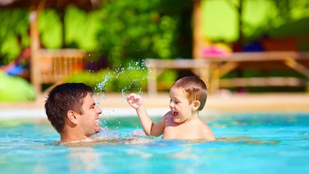 تاثیر یو وی بر پوست هنگام شنا کردن